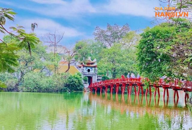 Đền Ngọc Sơn - Ngôi đền tuyệt đep nằm ngay giữa lòng Hồ Gươm 