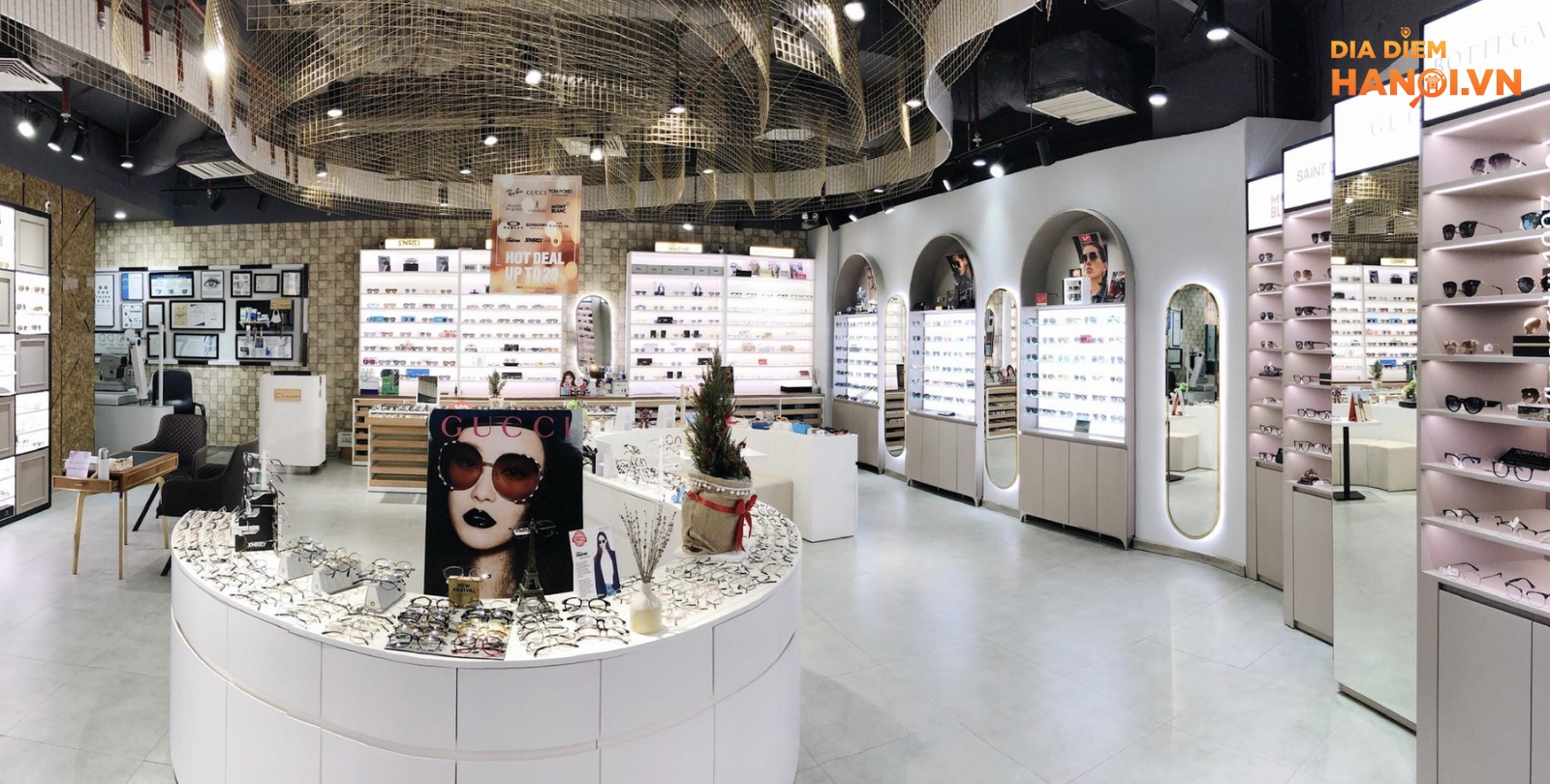 cửa hàng kính mắt C2 Eyewear