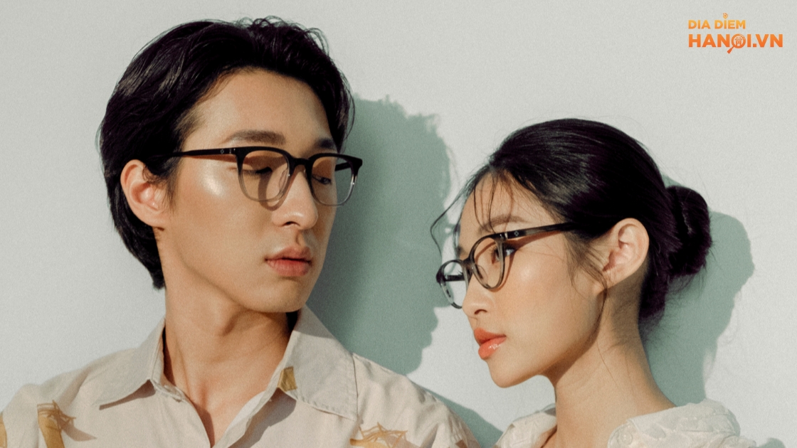 cửa hàng kính mắt Lily Eyewear tại Hà Nội