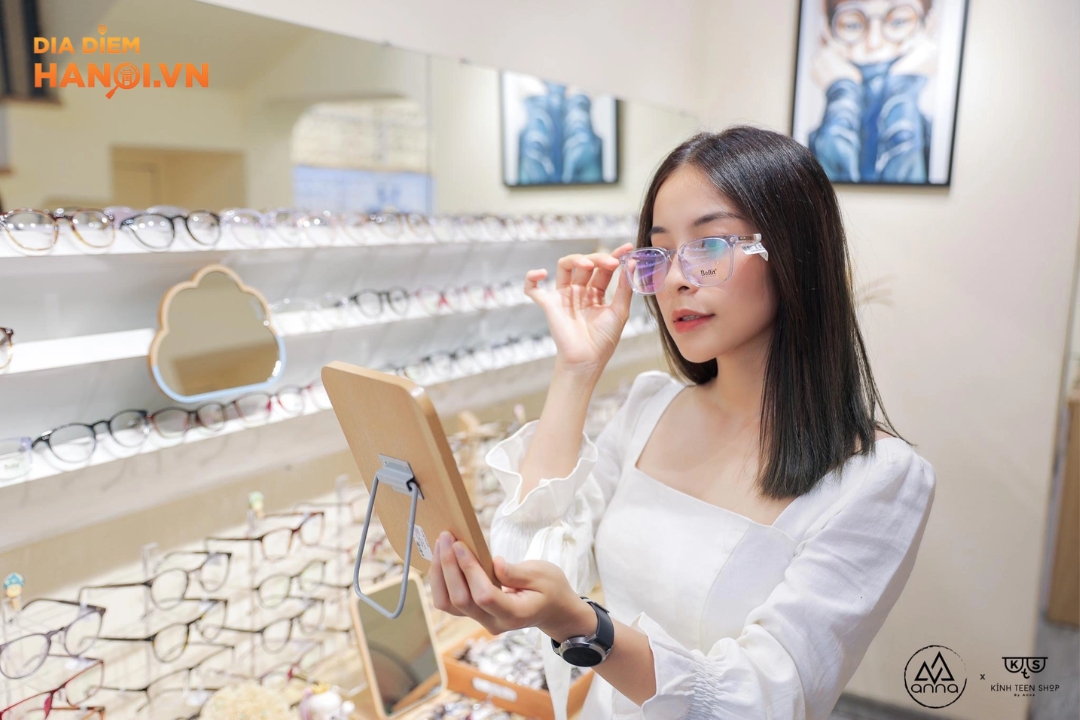 kính mắt Anna Hà Nội