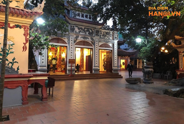 Phủ Tây Hồ - Địa điểm du xuân nổi tiếng ở Hà Nội 