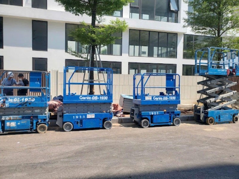 BB Rental chuyên cho thuê xe nâng người cắt kéo tại Hà Nội